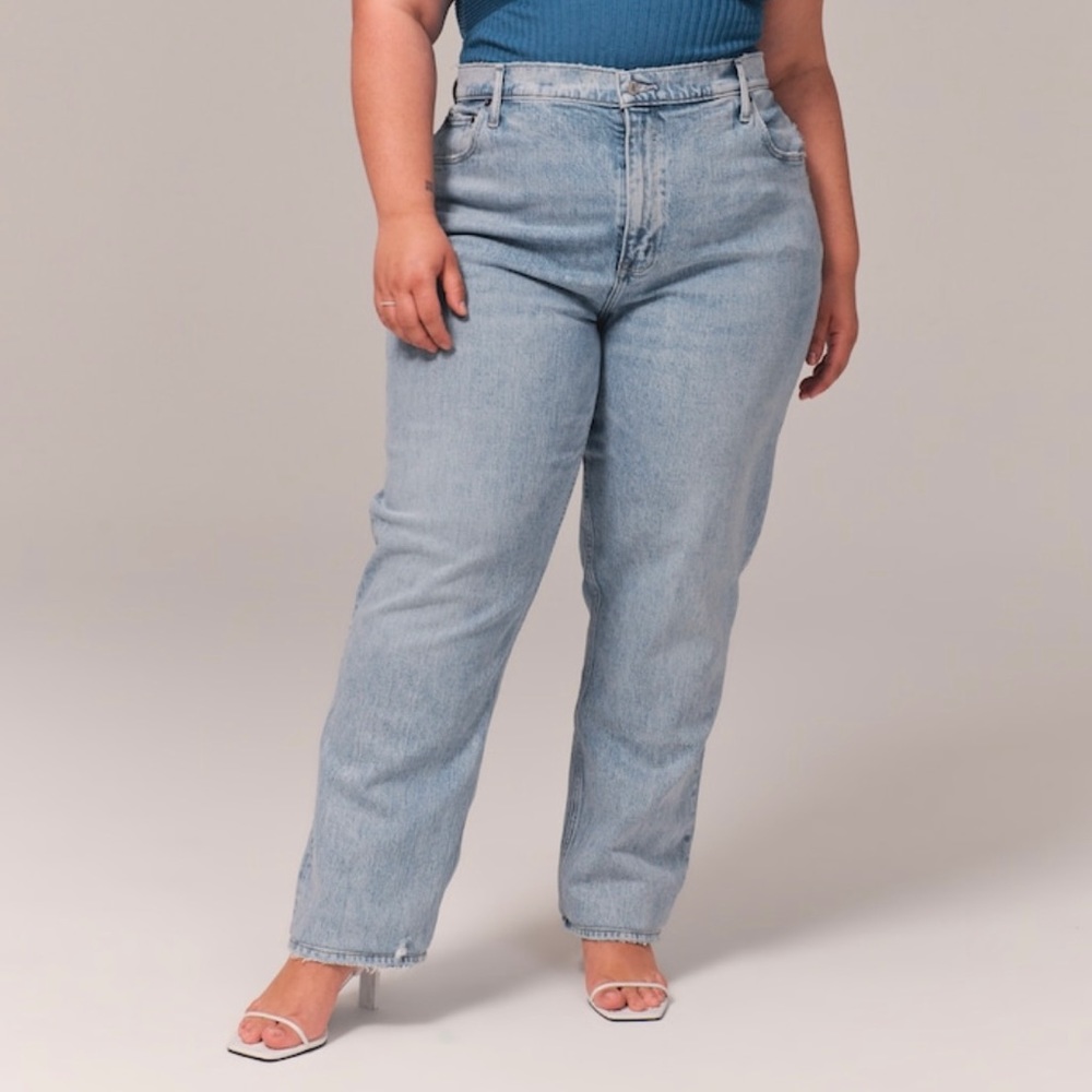 Abercrombie Curve Love Ultra High Rise 90s Straight Jeans